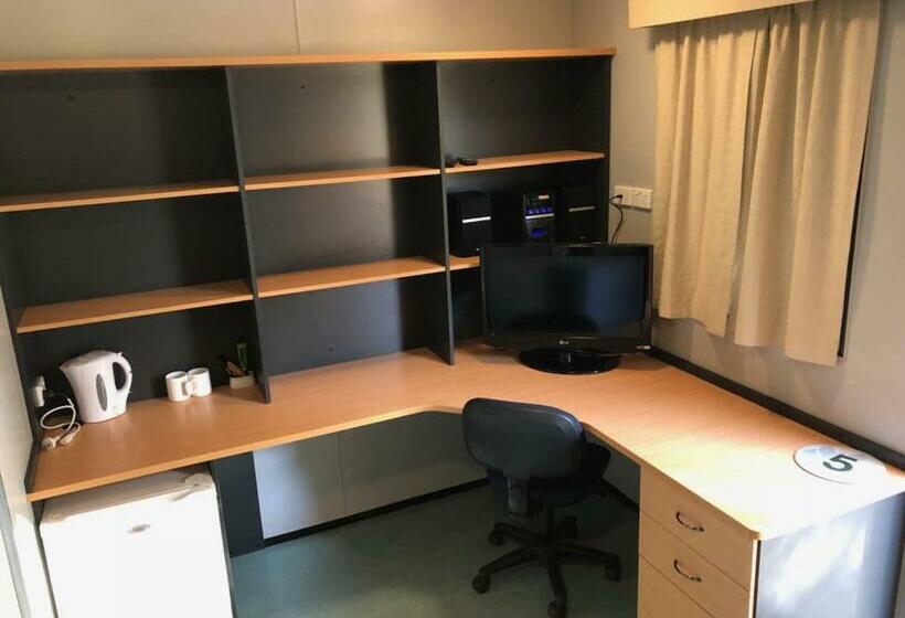 הוסטל Peppermint Grove Beach Holiday Park