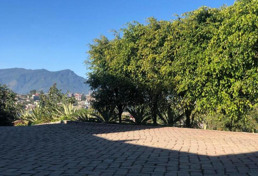 مبيت وإفطار Akim Homestay