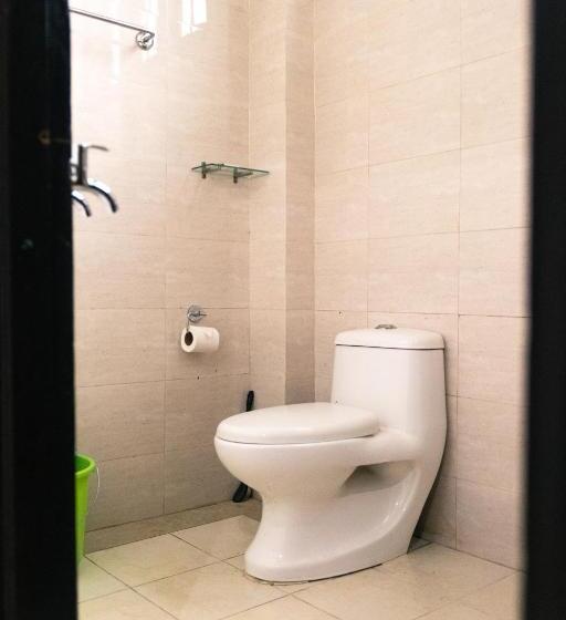 مبيت وإفطار Akim Homestay