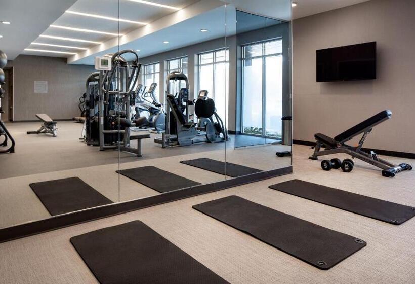 هتل Courtyard By Marriott Fresno Clovis