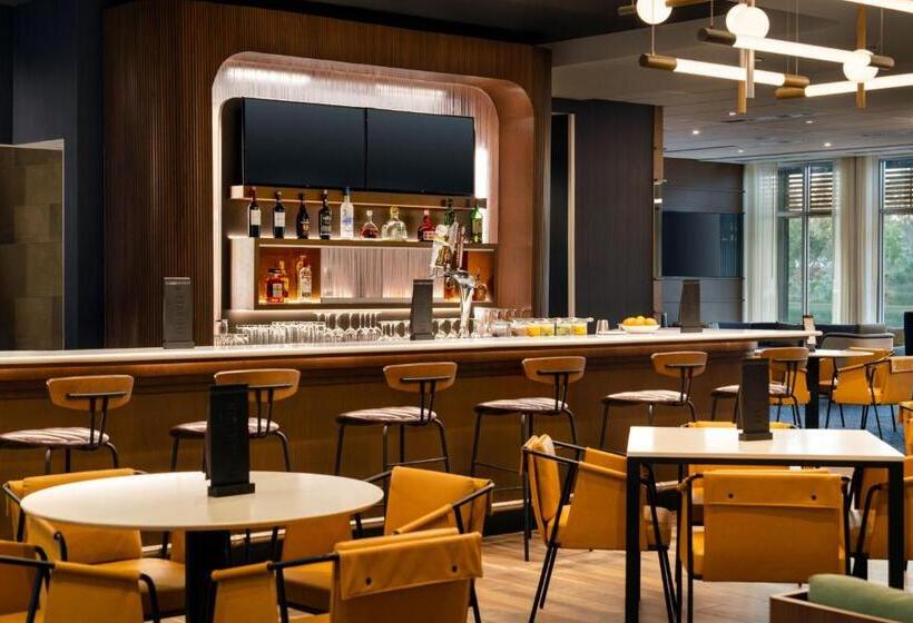 هتل Courtyard By Marriott Fresno Clovis