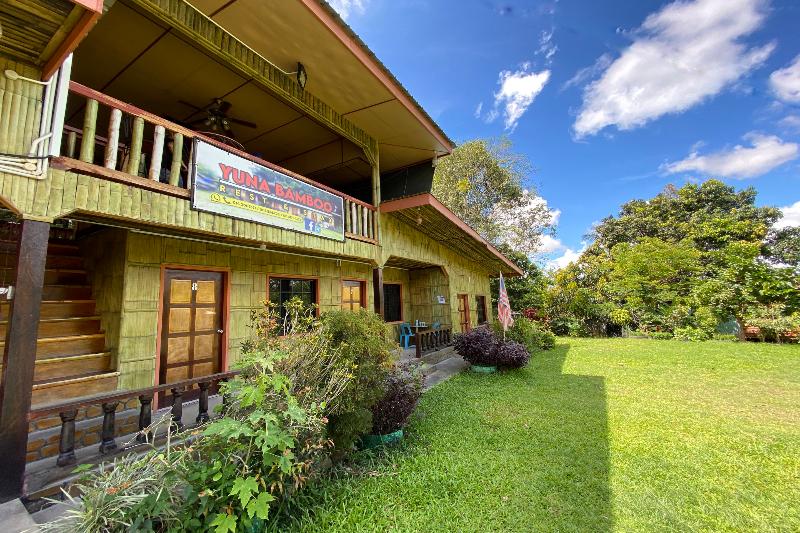 בית מלון כפרי Oyo 90286 Yuna Bamboo Rest & Stay