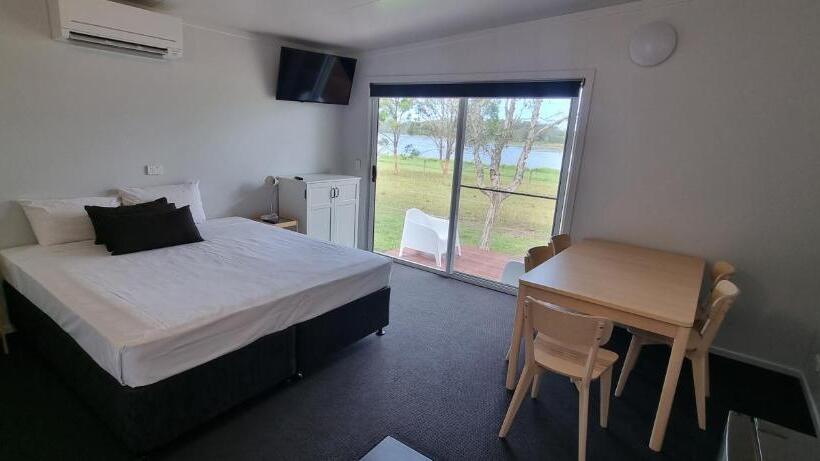 Narangba Motel