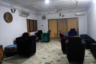 پانسیون Room In House   The Village Apartments, Gbagada O9o98o58ooo