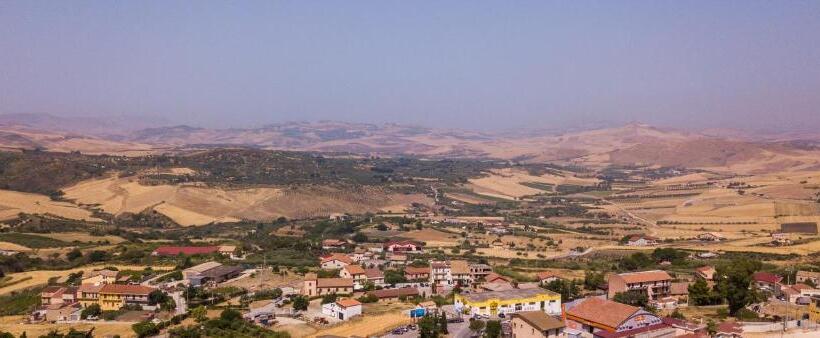 مبيت وإفطار Corleone Guesthouse