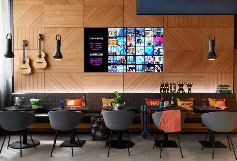 בית מלון כפרי Moxy Milton Keynes