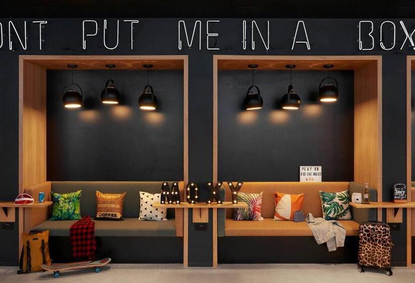 בית מלון כפרי Moxy Milton Keynes