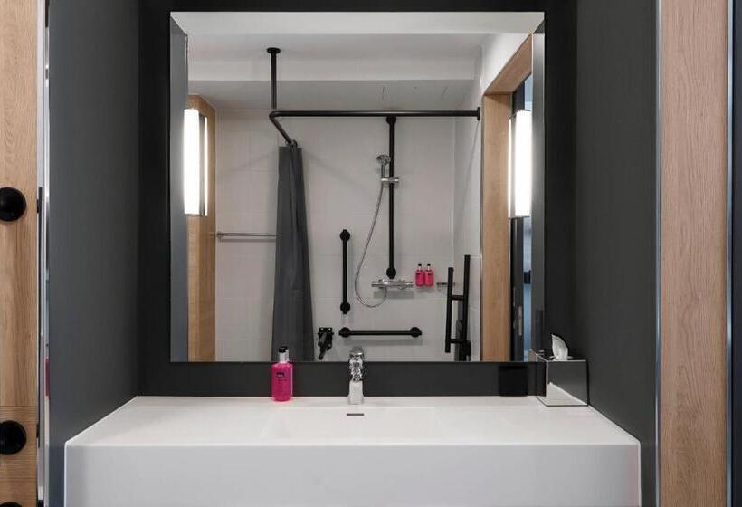 בית מלון כפרי Moxy Milton Keynes