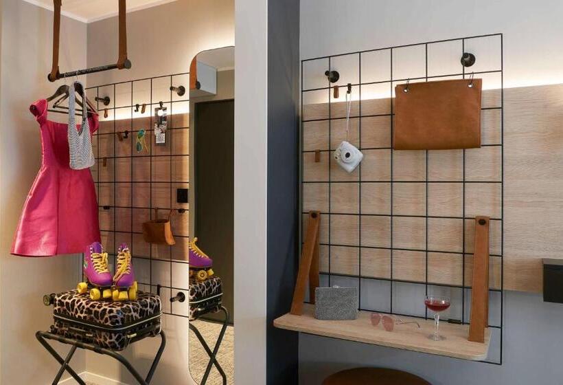 בית מלון כפרי Moxy Milton Keynes