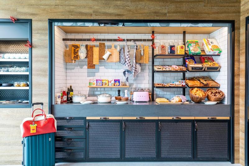 هتل Moxy Utrecht