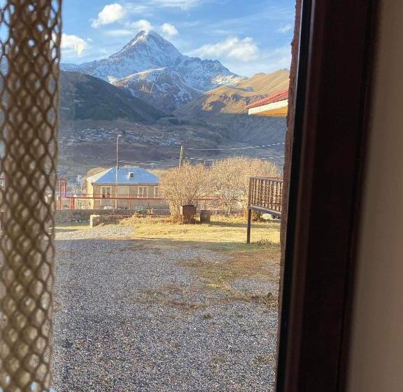پانسیون Golden Star Kazbegi