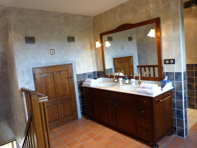 مبيت وإفطار Chambres D Hôtes   Château De Larre