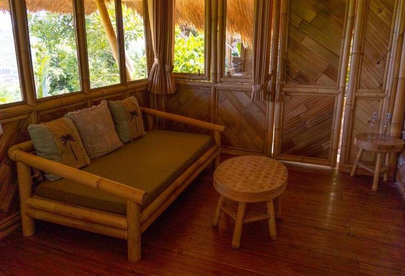 هتل Elang Hillside Bamboo Villas