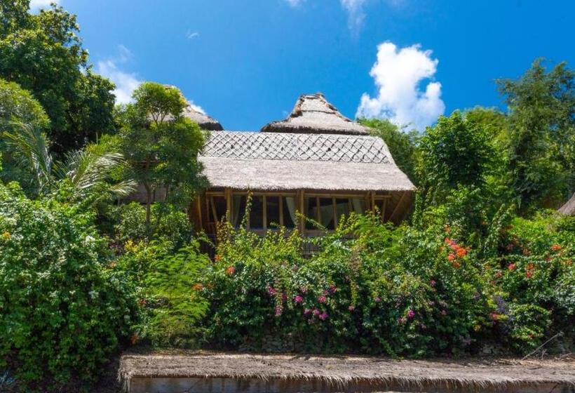 هتل Elang Hillside Bamboo Villas