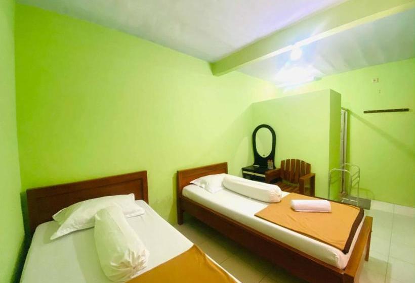Отель Gerung 1 Near Alun Alun Nganjuk Mitra Reddoorz