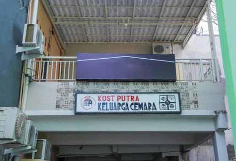 Otel Koolkost Syariah Near Pelabuhan Gresik