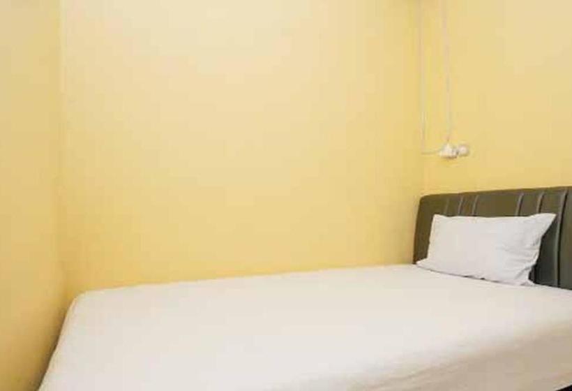 Otel Koolkost Syariah Near Pelabuhan Gresik
