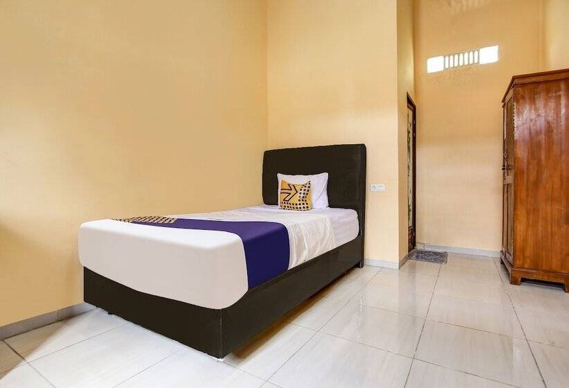 هتل Spot On 90433 Serasi Kost