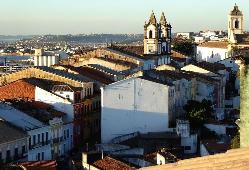 هتل Casa Do Amarelindo