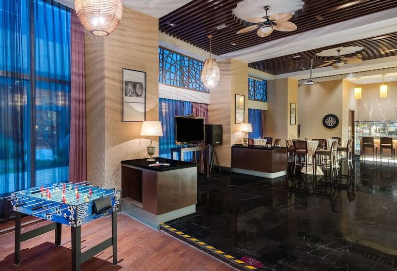 هتل Crowne Plaza Yantai Sea View, An Ihg