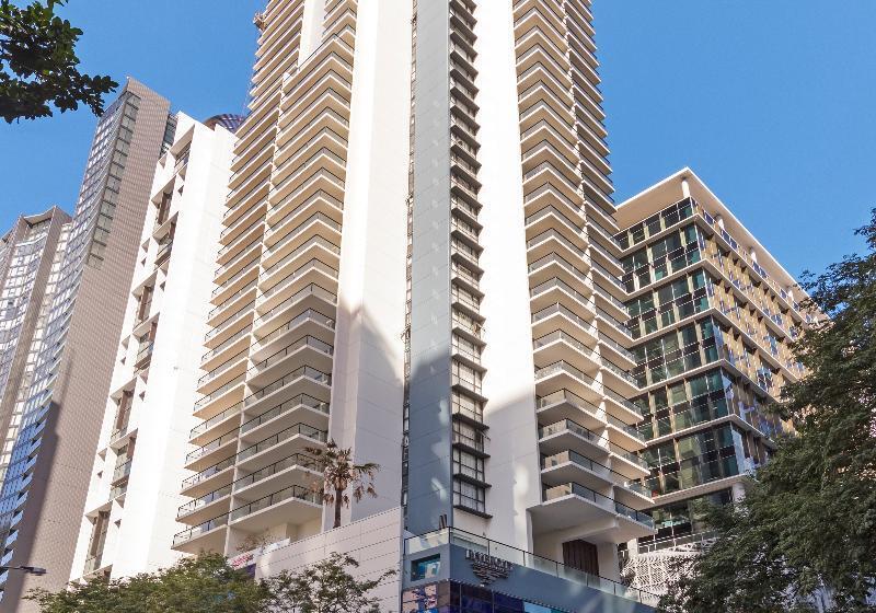 בית מלון כפרי Oaks Brisbane River City Suites