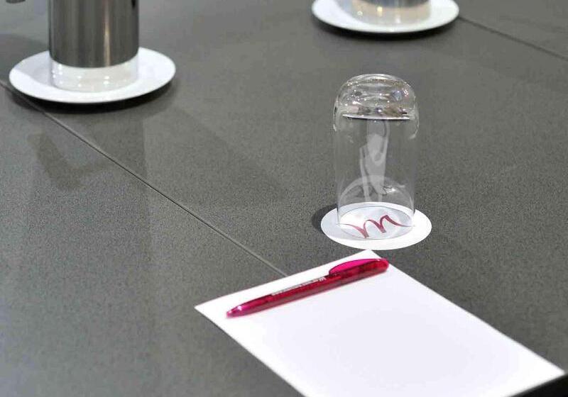 בית מלון כפרי Mercure Melbourne Therry Street