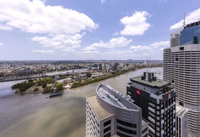 هتل Oaks Brisbane Aurora Suites