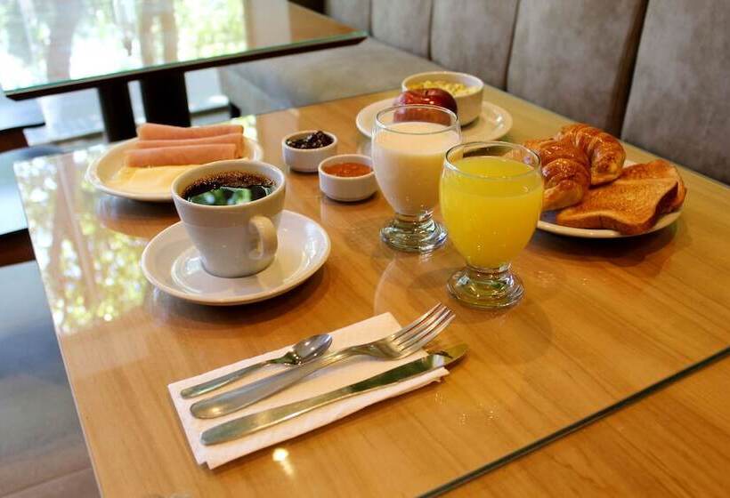 Soltigua Apart Hotel Mendoza