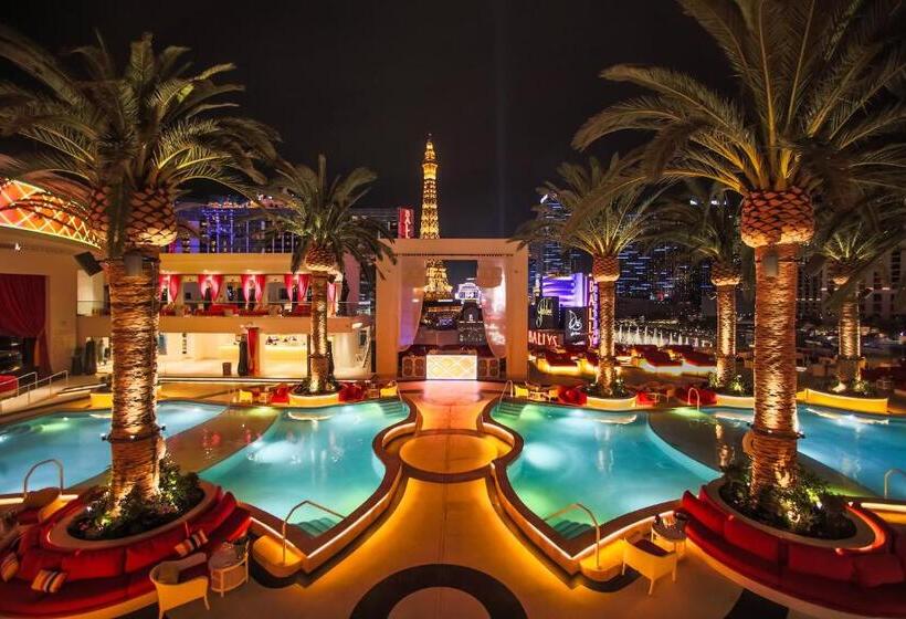 هتل The Cromwell
