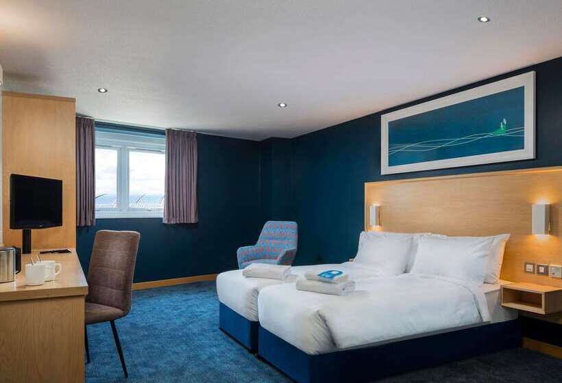 هتل Travelodge London Central City Road