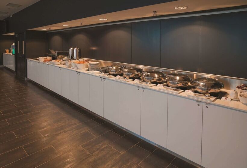 Travelodge Hotel Melbourne Docklands