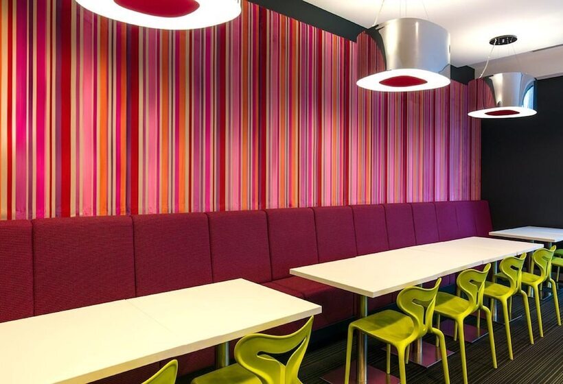 Travelodge Hotel Melbourne Docklands