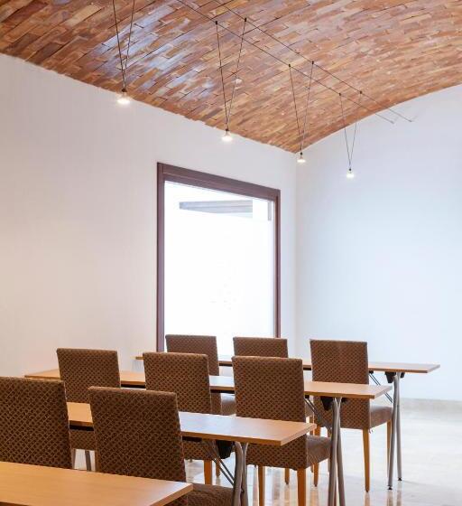 هتل Ad Hoc Vitae Retreats & Health Only Adults