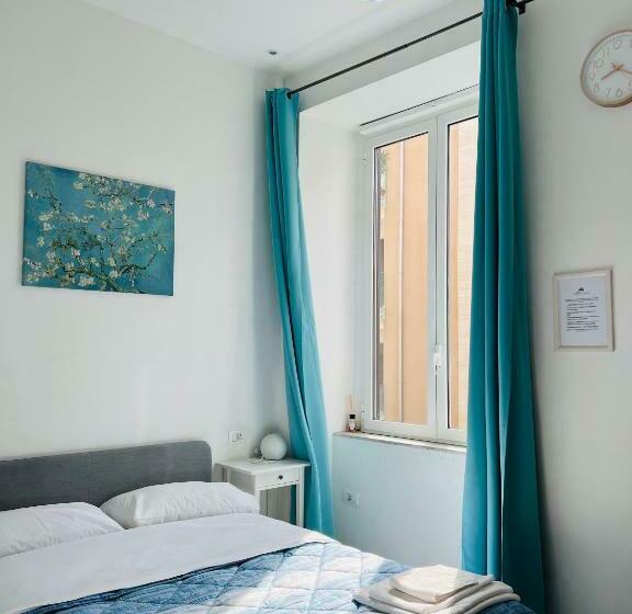تختخواب و صبحانه The Roof Garden   Bed&breakfast