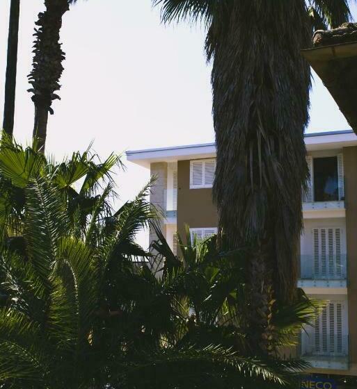 تختخواب و صبحانه The Roof Garden   Bed&breakfast