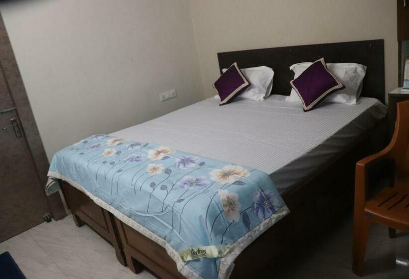 ホテル Manik Resort By Wb Inn