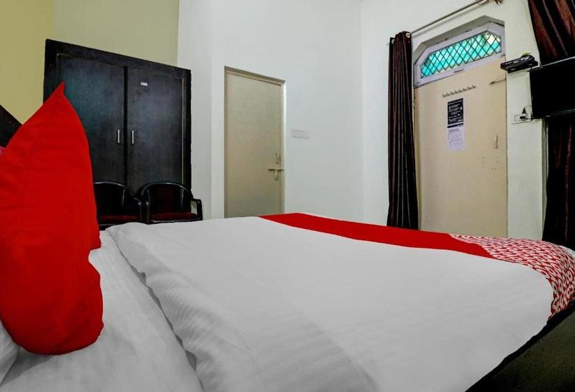 בית מלון כפרי Oyo 74957 Hotal Niwari House