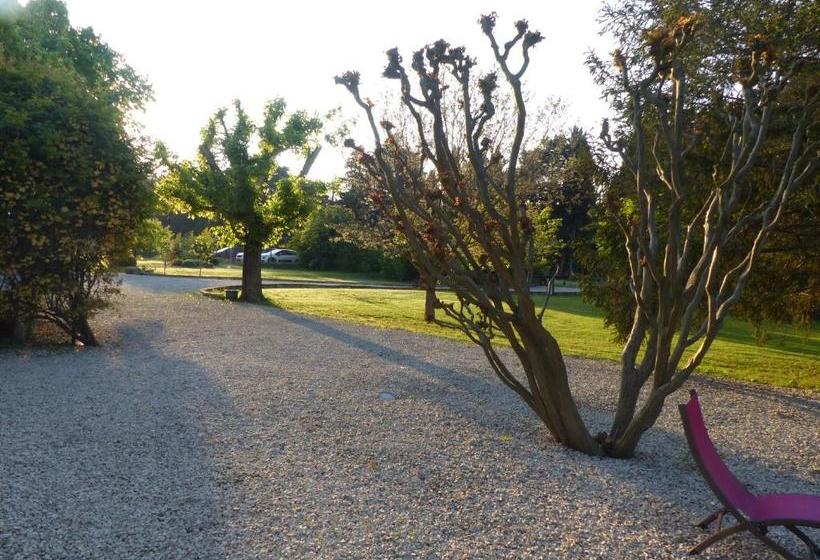 مبيت وإفطار Mas D'auseu