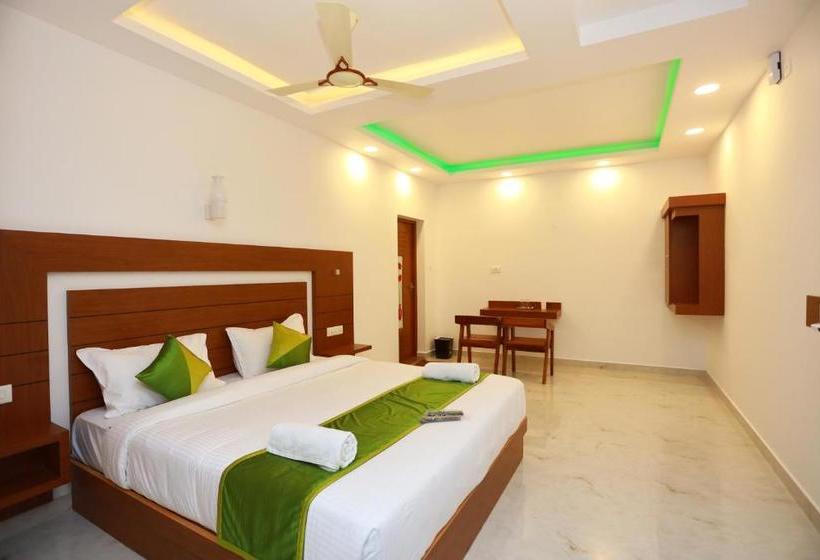 ホテル Candle Wood Munnar