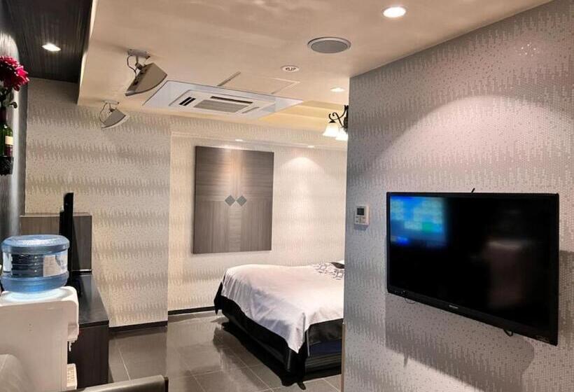 ホテル Opus  Adult Only