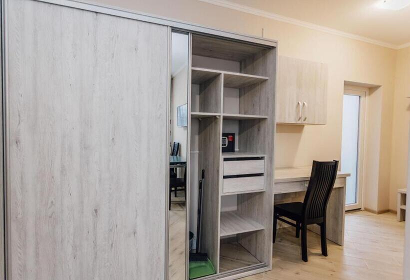 بنسيون Villa Grey House