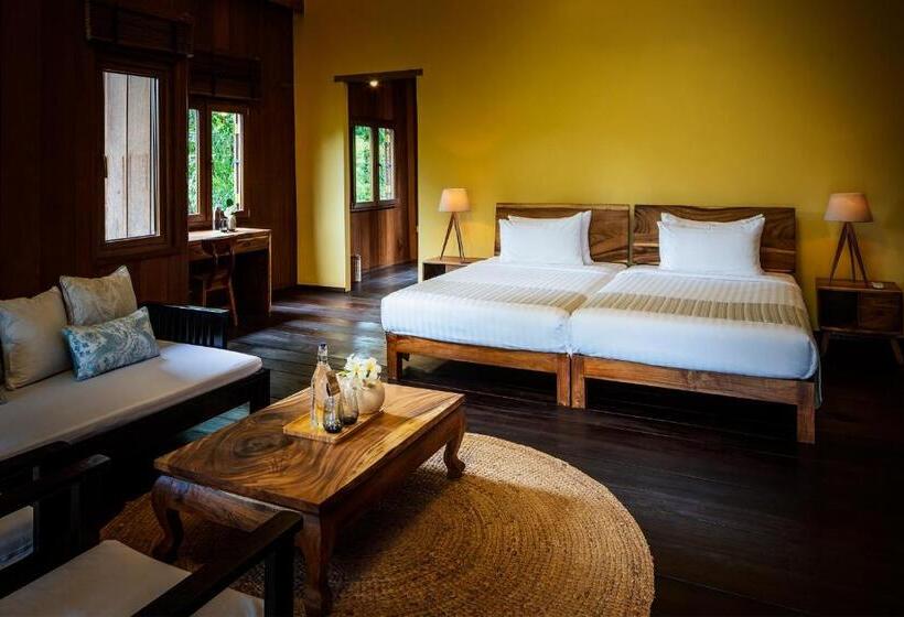 酒店 Farmhouse Resort & Spa