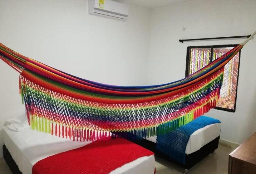 הוסטל Hostal Cultural El Telar