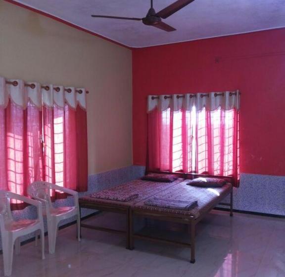 مبيت وإفطار Greenveela Resort