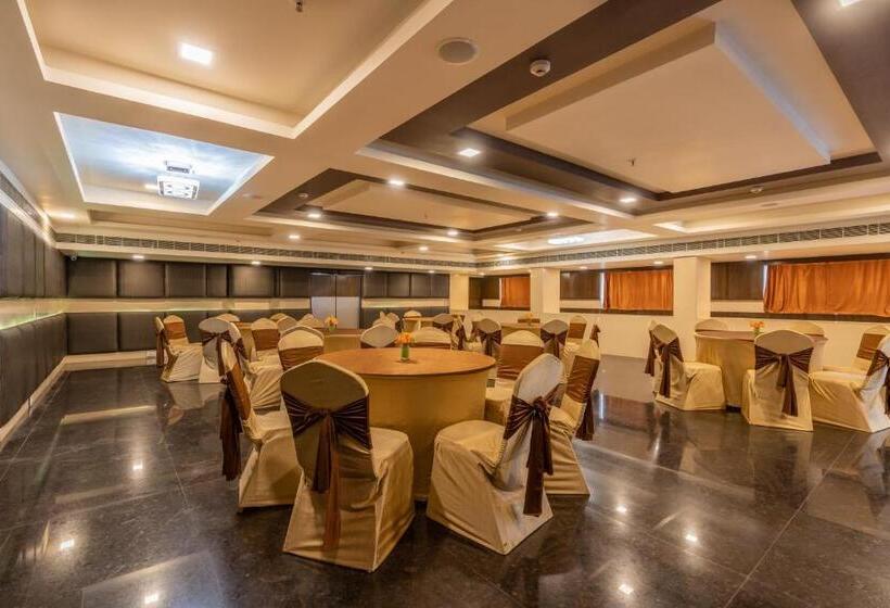 호텔 Cygnett Inn Ramachandra