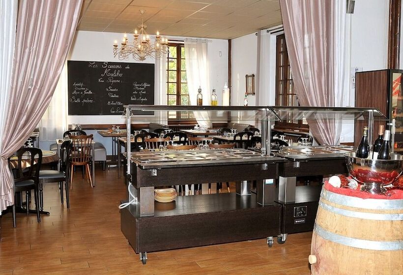호텔 Logis Le Cheval Blanc