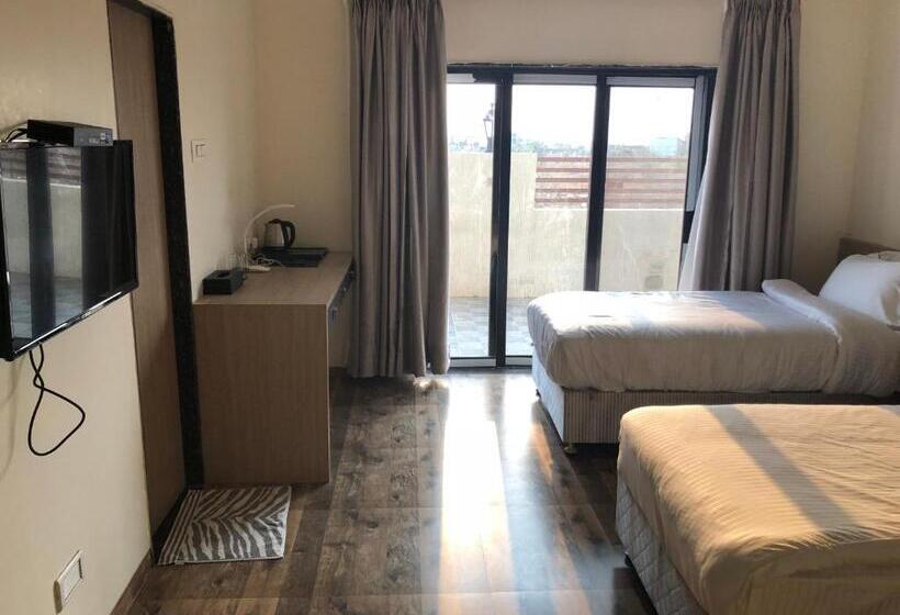 فندق Sharanam