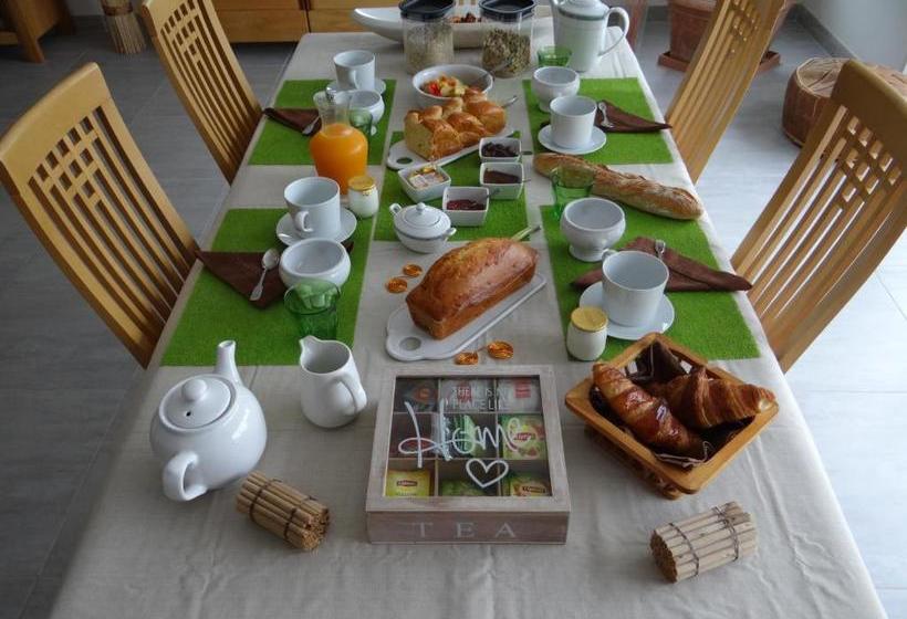 Пансион Le Mas De L Escale