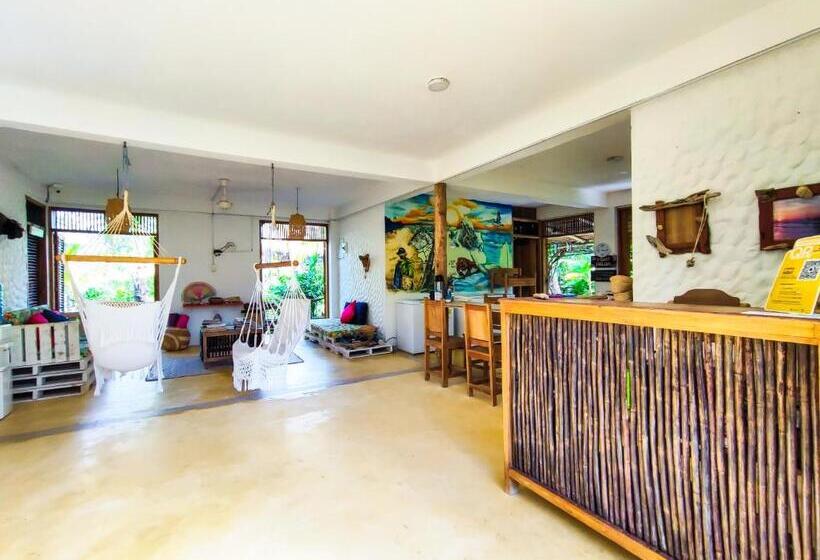 پانسیون Maria Moñitos Hostel