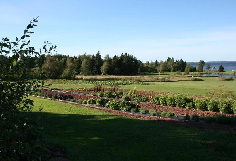 הוסטל Amherst Shore Country Inn